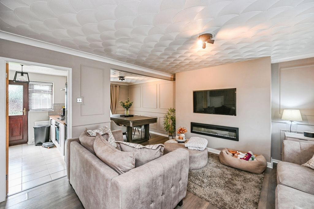 Property photo 3 of 16 Pbox-Img.Jpg