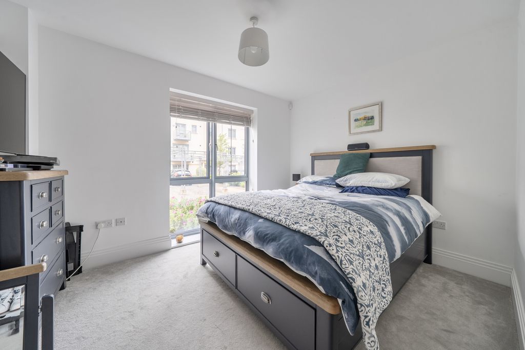 Additional image 7 of 3 bed flat for saleHumphris Place, Cheltenham GL53