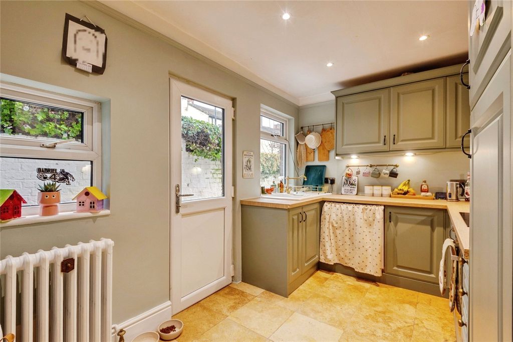 Property photo 3 of 17 Picture No. 18