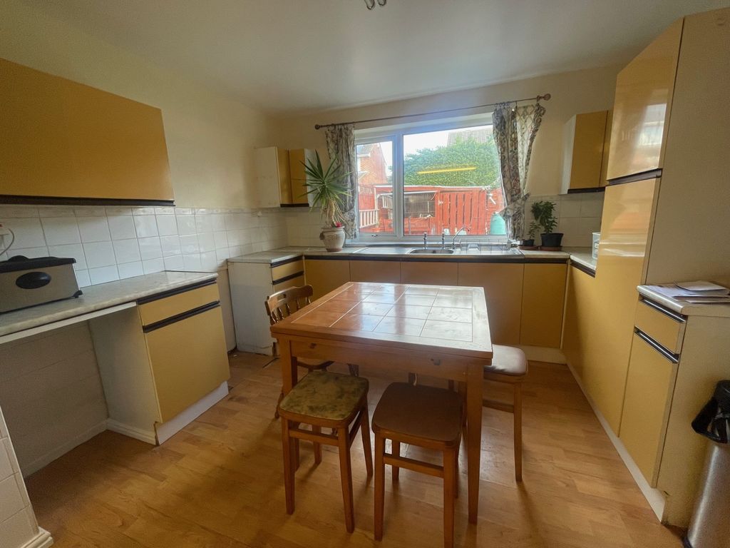 Property photo 2 of 12 8E4d4d97-6Bcc-491E-83Eb-3E777674Fb53