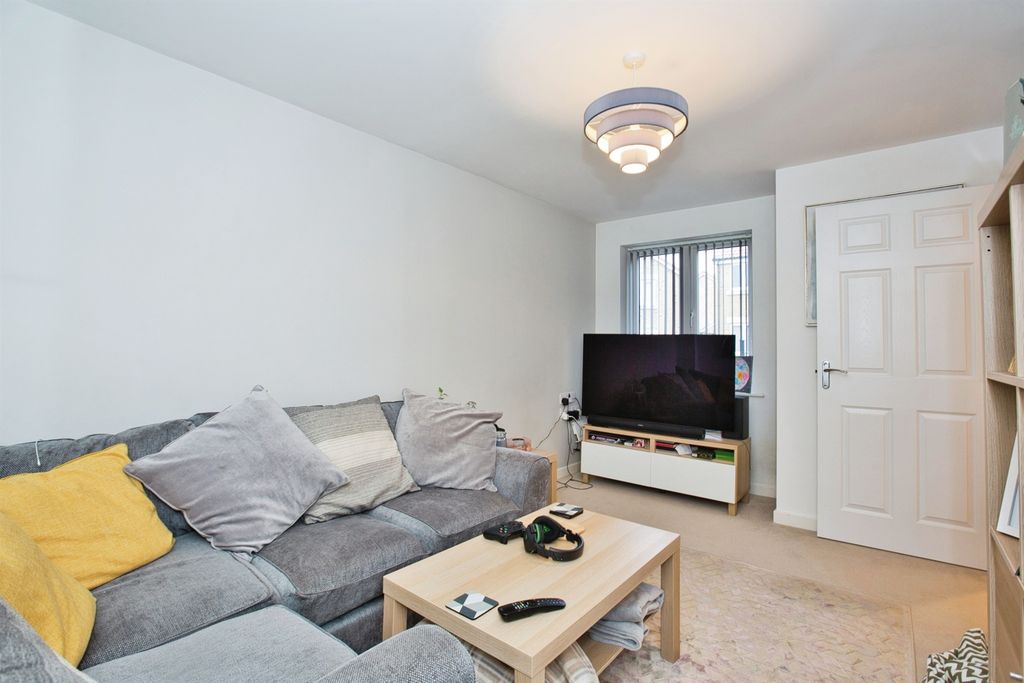 Property photo 3 of 16
