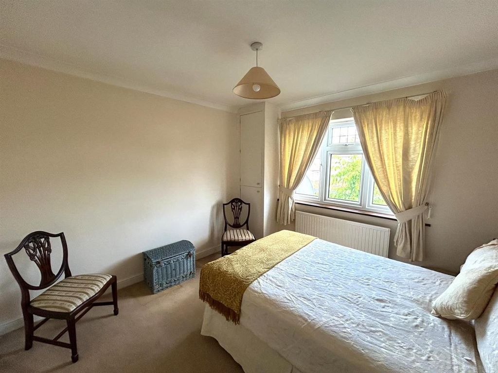 Property photo 3 of 7