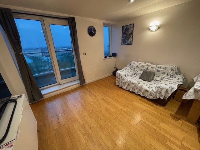 Property photo 3 of 9 Lounge