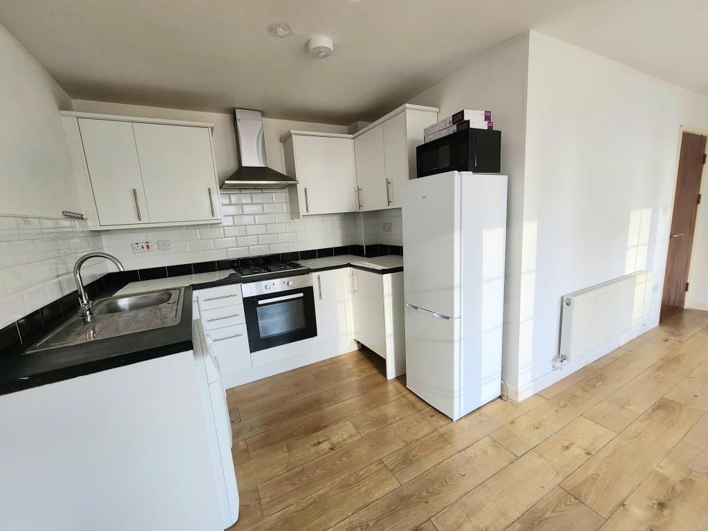 Property photo 1 of 4 Kitchen