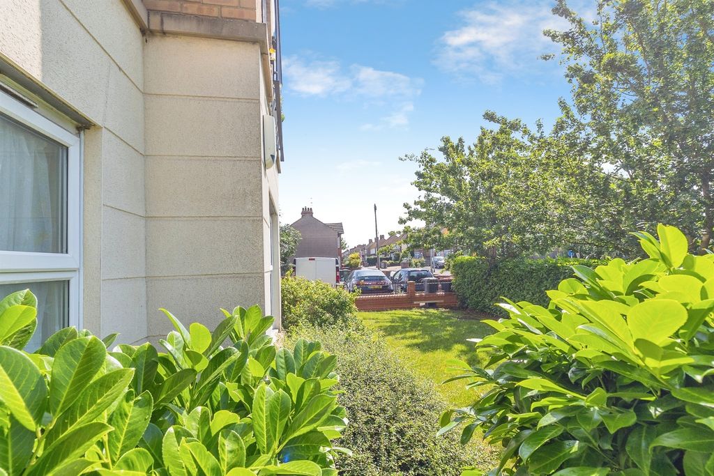 Property photo 3 of 12