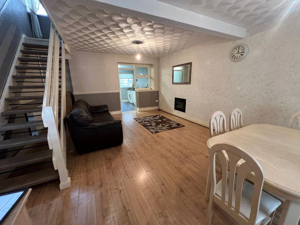 Property photo 2 of 13 Picture No. 04