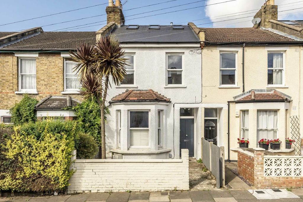 Property photo 1 of 8