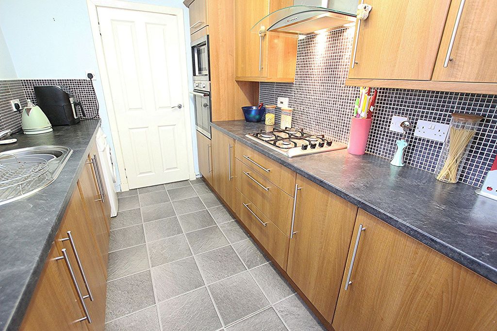 Property photo 3 of 13 Kitchen