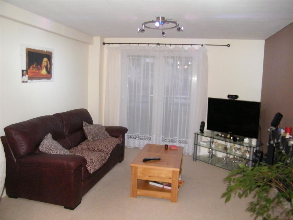Property photo 2 of 6
