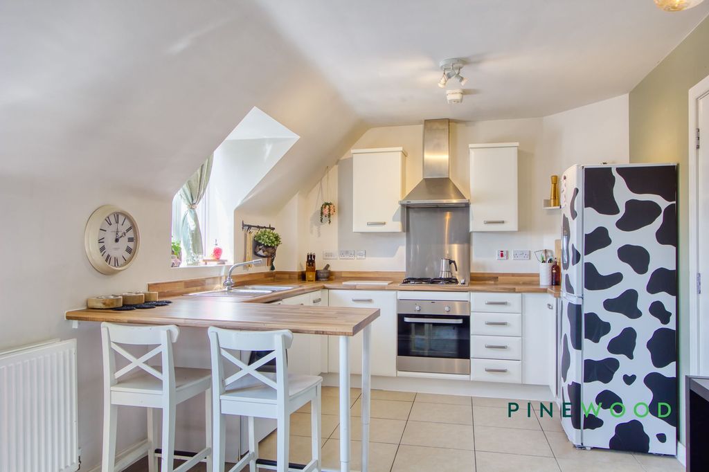 Property photo 2 of 14 Kitchen / Breakfast Room / Living Room