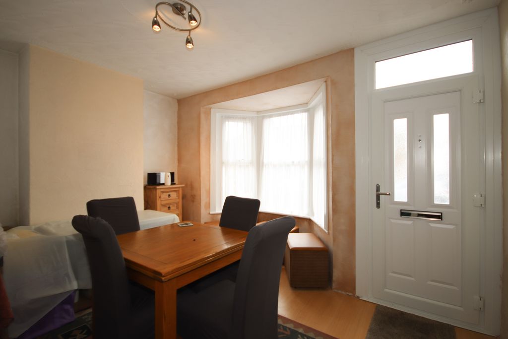 Property photo 2 of 10 Dining Room