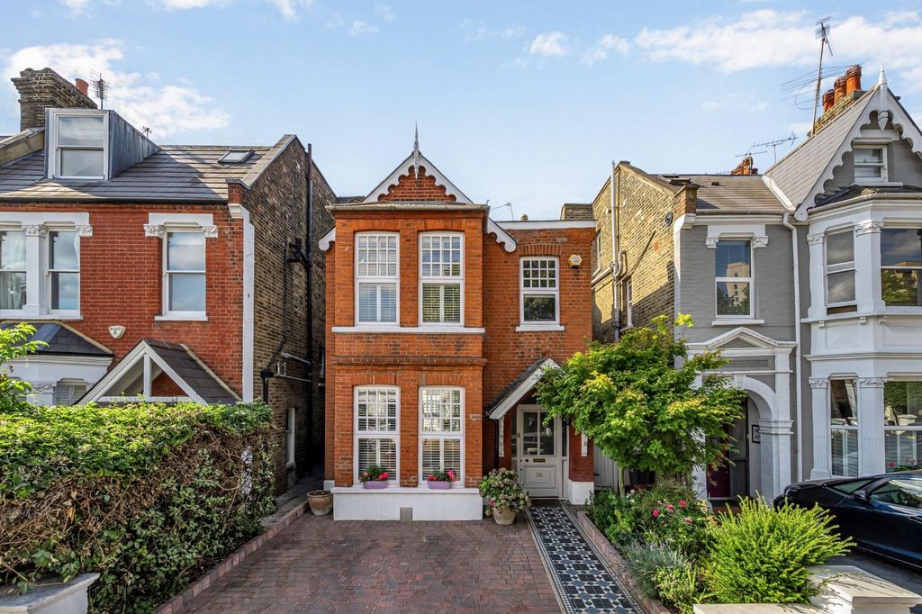 Property photo 1 of 24 118 Wellesley Road-1.Jpg