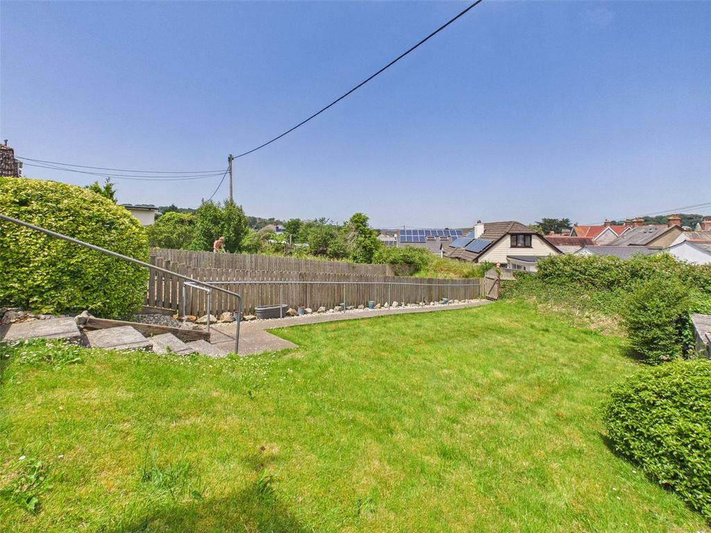Property photo 2 of 21 Picture No. 16