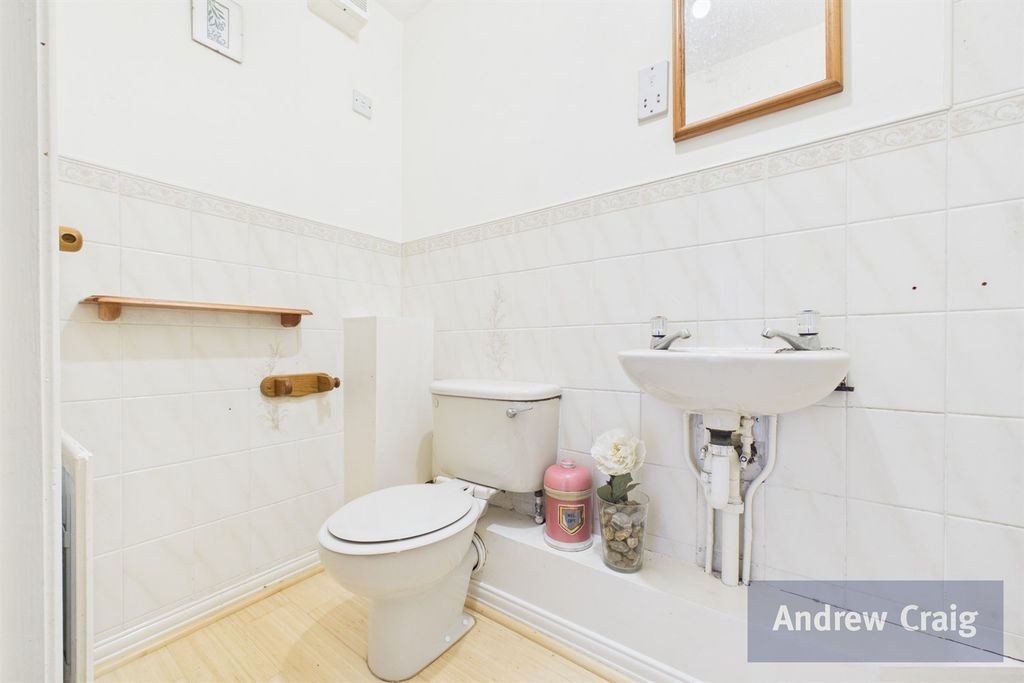 Property photo 3 of 14 W/C