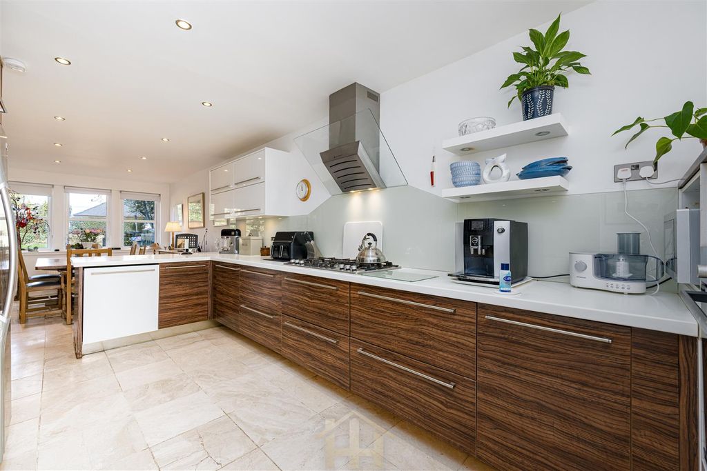 Property photo 2 of 18 Z92_3444-Edit.Jpg