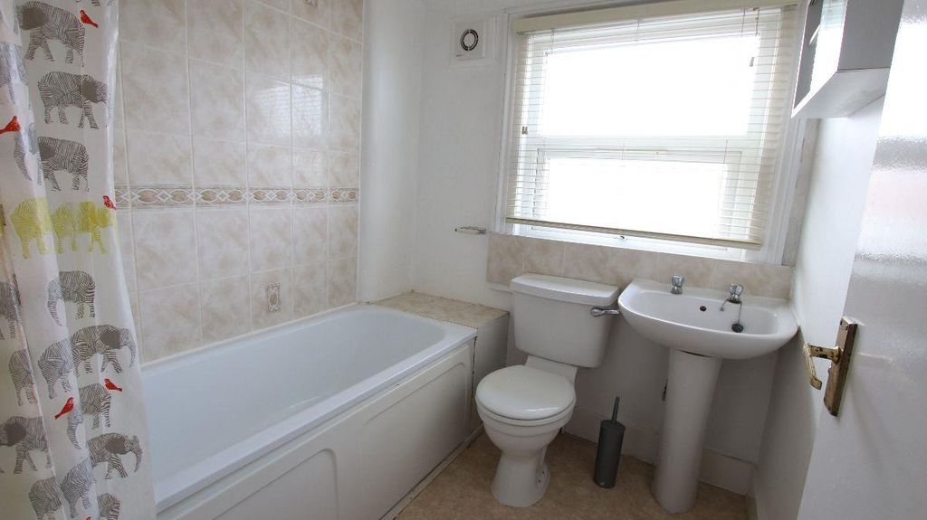 Property photo 3 of 4