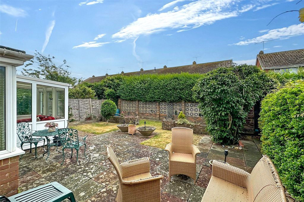 Property photo 2 of 17 Picture No. 16