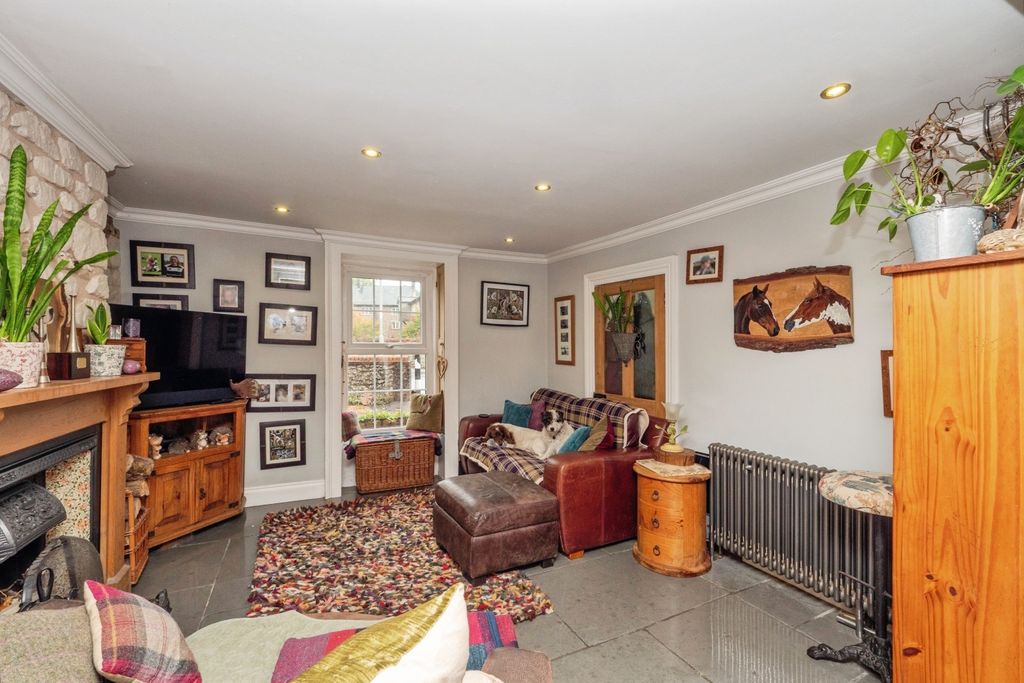 Property photo 3 of 16 Image 2