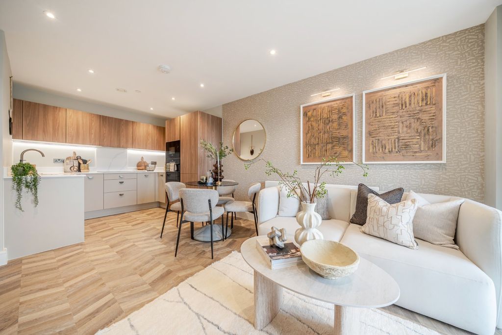 Property photo 3 of 10 Show Home Living