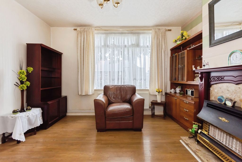 Property photo 3 of 22 Pbox-Img.Jpg