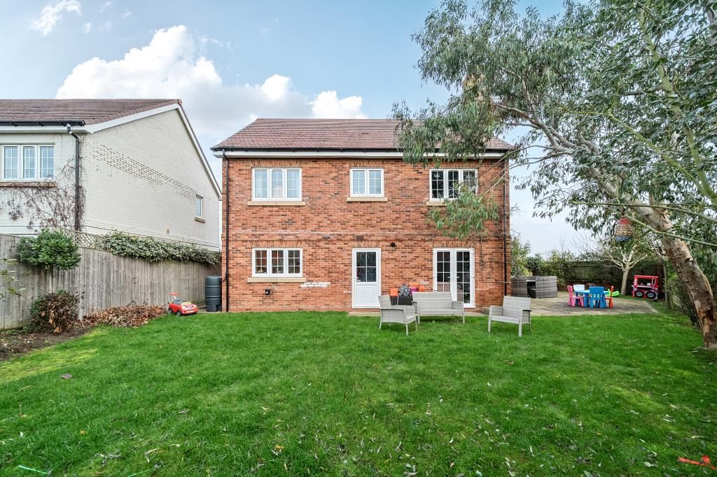 Property photo 1 of 19 Outside View