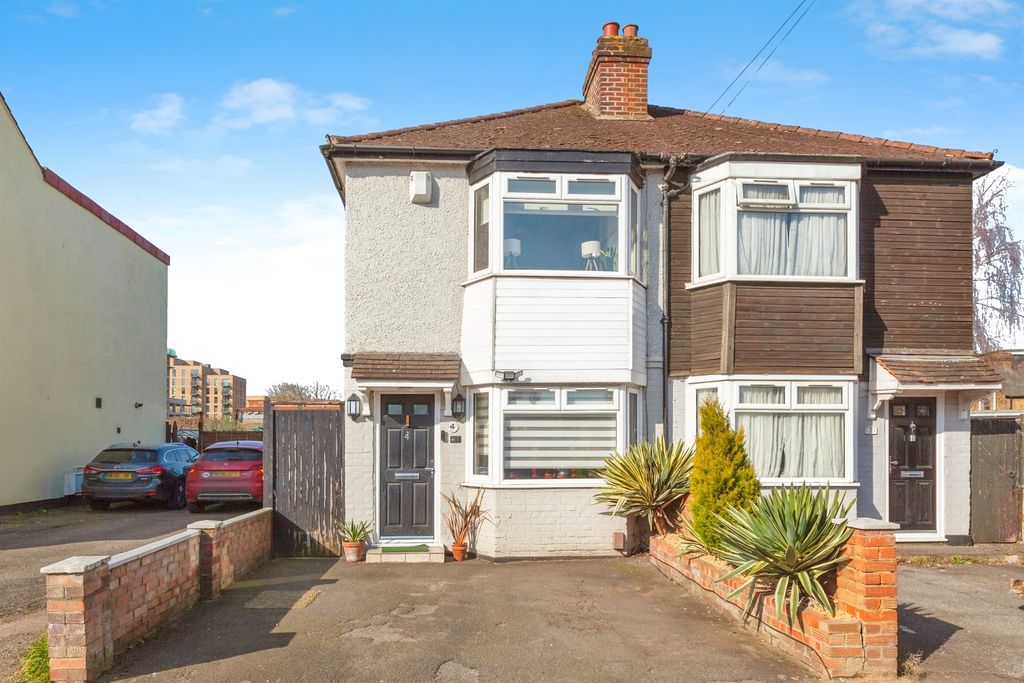 Property photo 1 of 17