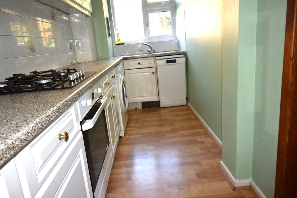 Property photo 3 of 12 Kitchen