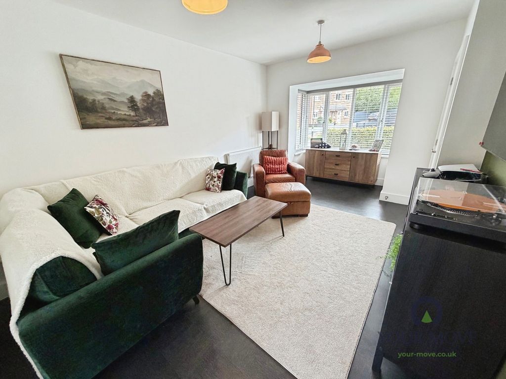 Property photo 3 of 8 Lounge
