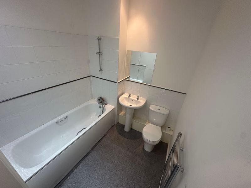 Property photo 3 of 11 Bathroom