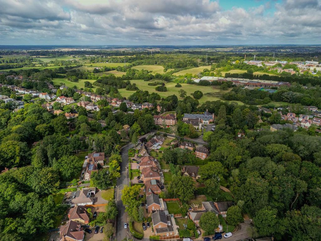 Property photo 2 of 4