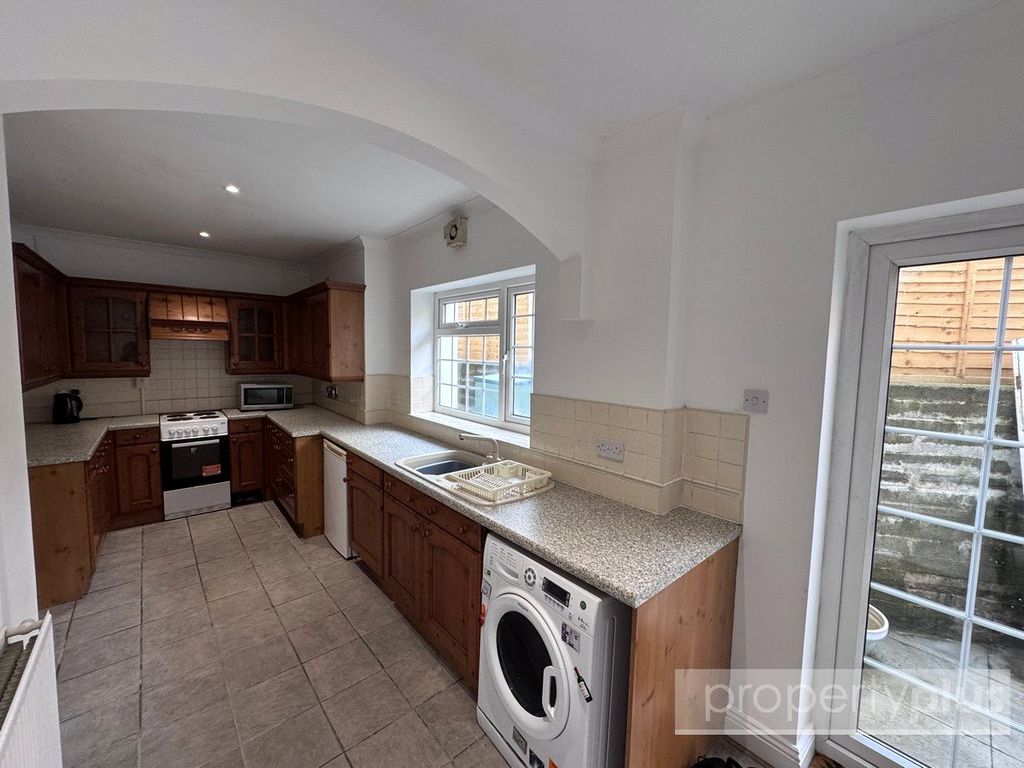 Property photo 3 of 15 Picture No. 13