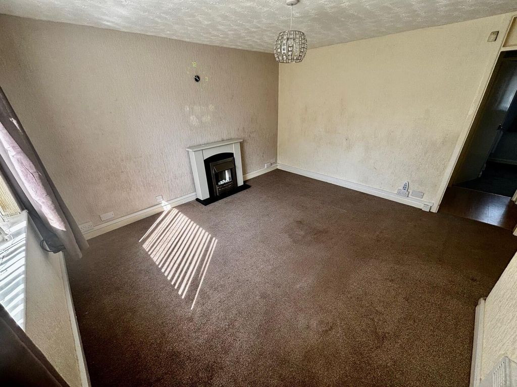 Property photo 3 of 13 Living Room