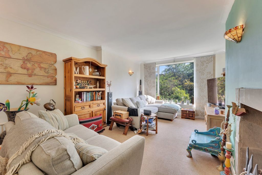 Property photo 2 of 30