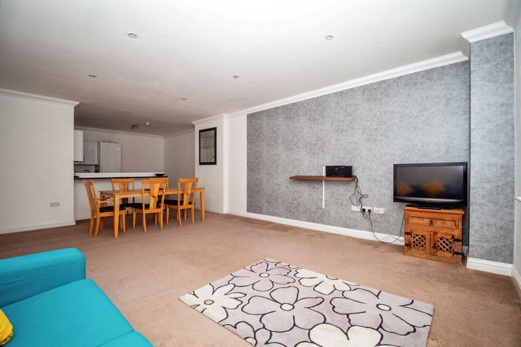 Property photo 2 of 16 Image