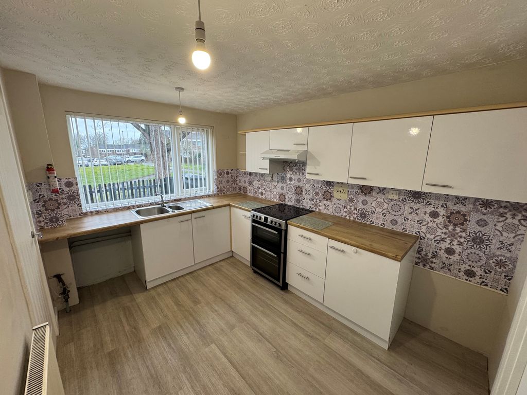 Property photo 2 of 9 Image