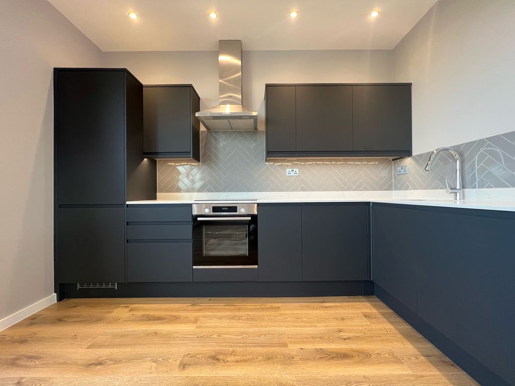 Property photo 2 of 6 Kitchen