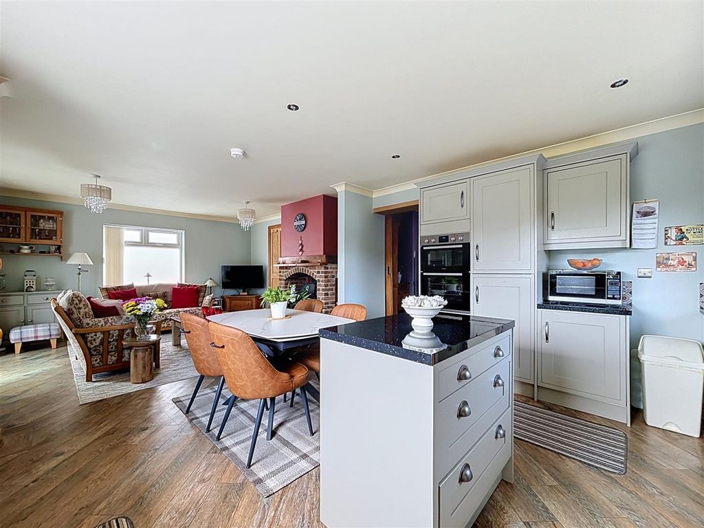 Property photo 3 of 36 Kitchen Diner