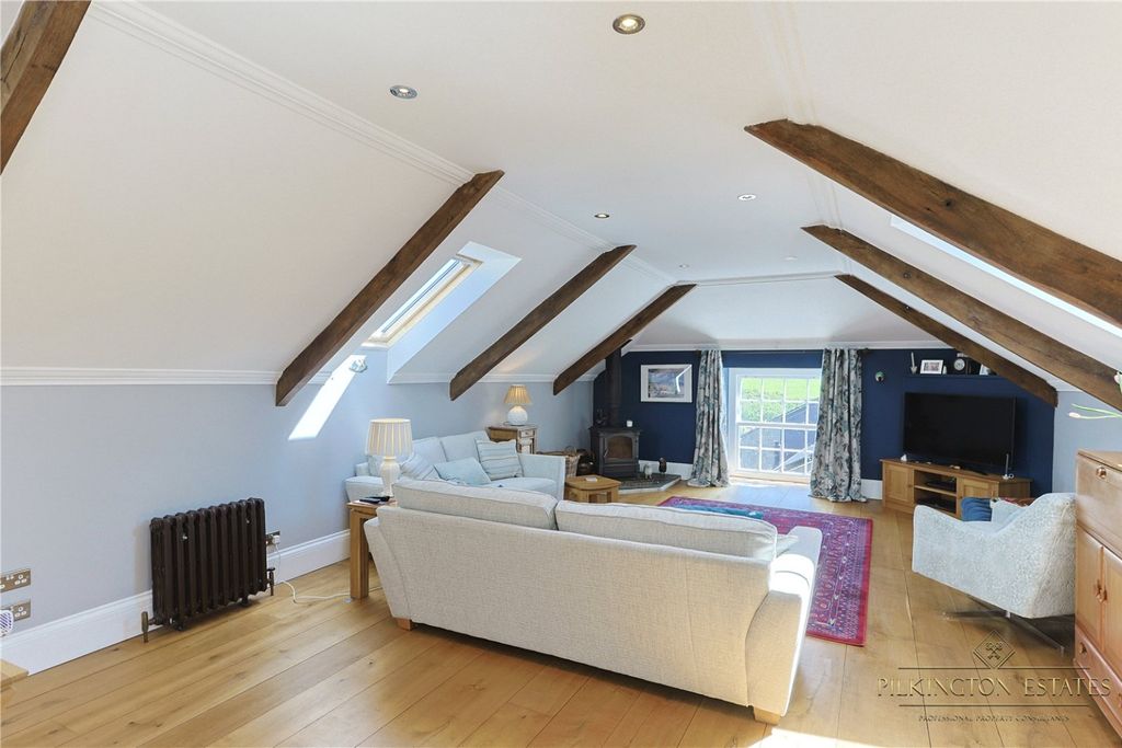 Property photo 3 of 28 4273052