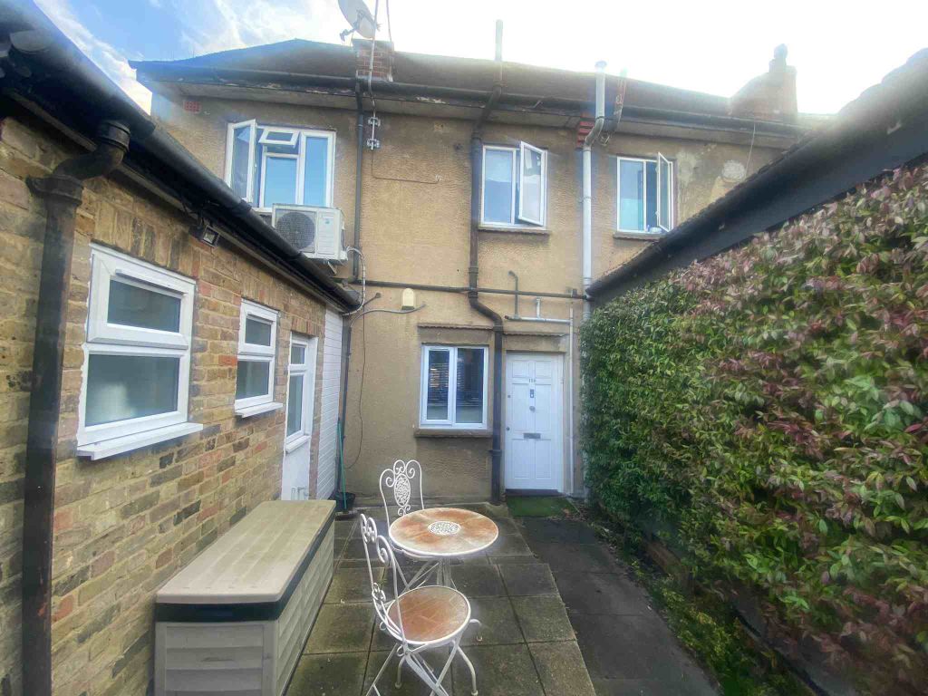 Property photo 1 of 5
