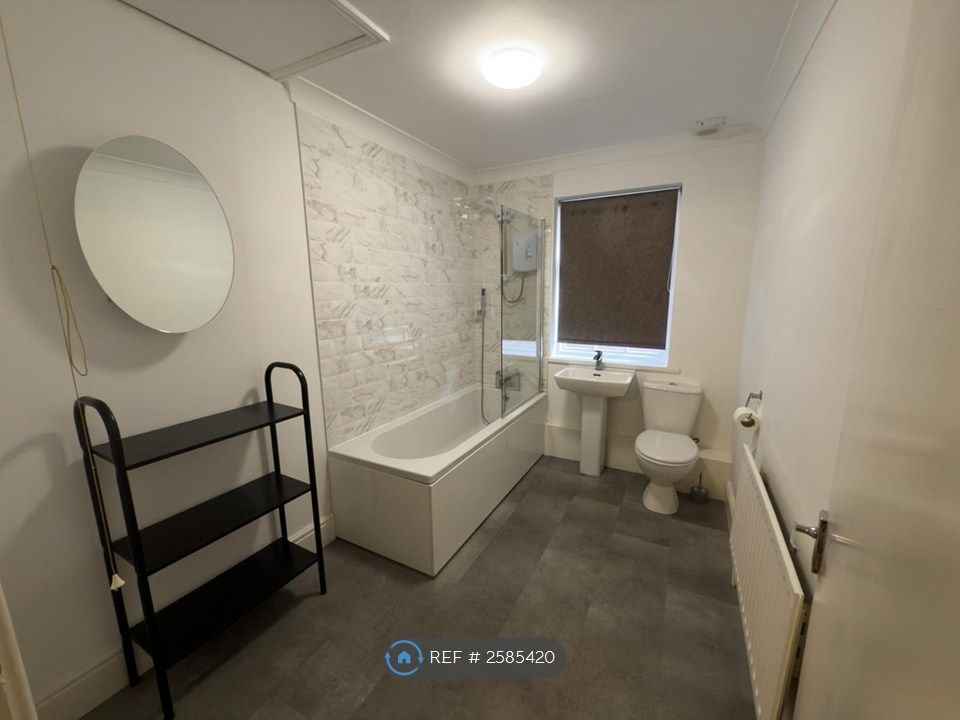 Property photo 1 of 4 Bathroom