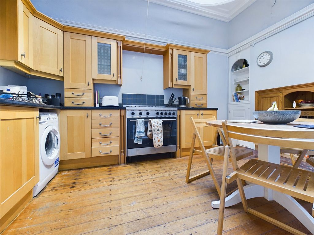 Property photo 2 of 17 Kitchen