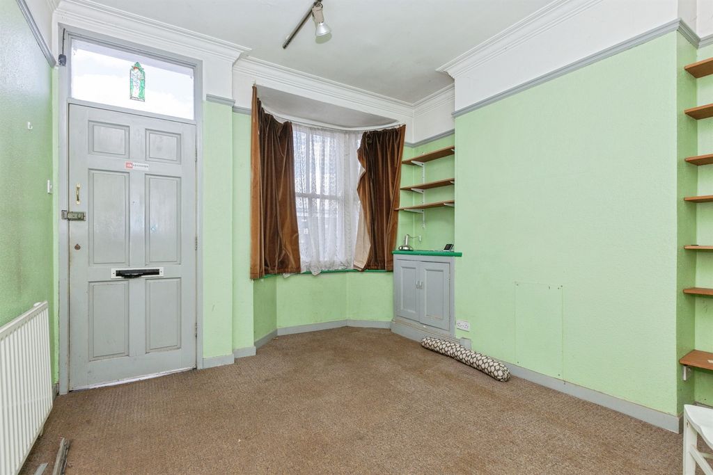 Property photo 2 of 14