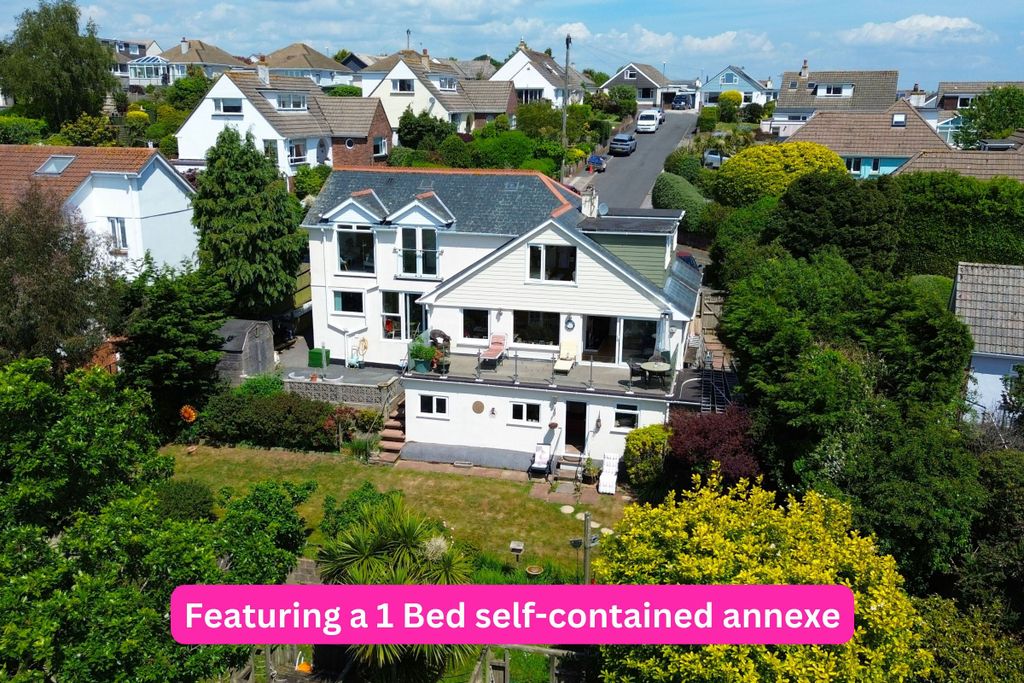 Property photo 1 of 40