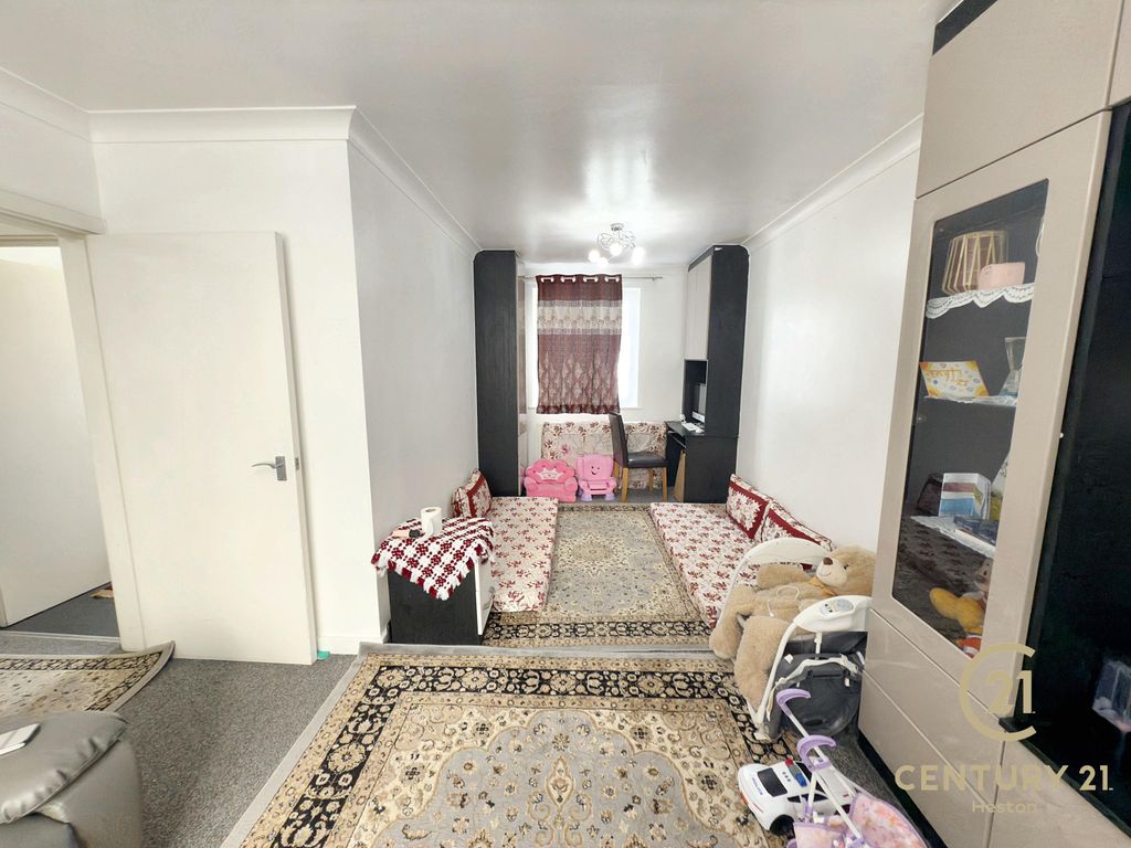 Property photo 3 of 11