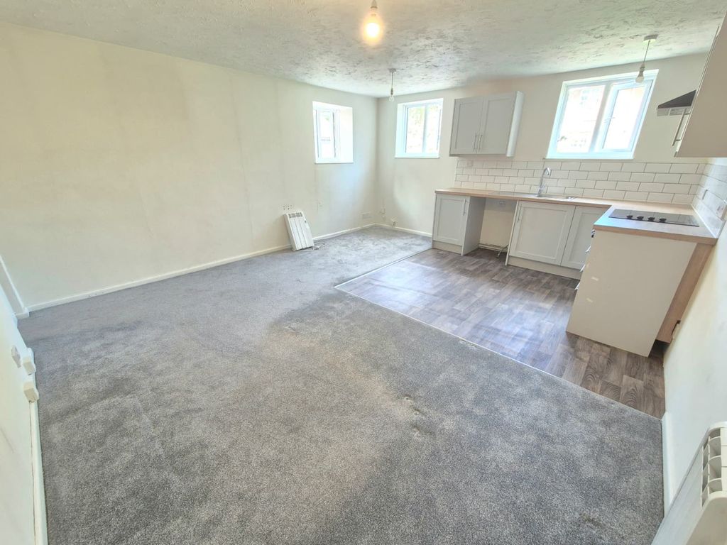 Property photo 3 of 12 Image