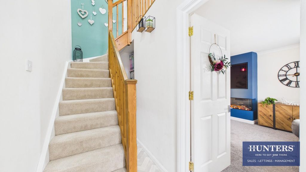 Property photo 2 of 22 Hallway