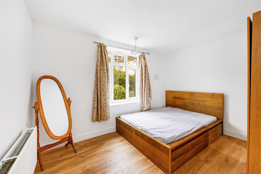 Property photo 3 of 11 9 Conway Grove-8.Jpg