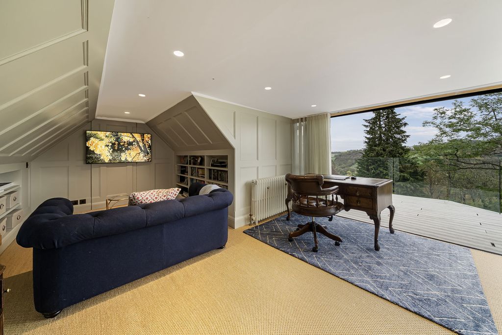 Property photo 3 of 48