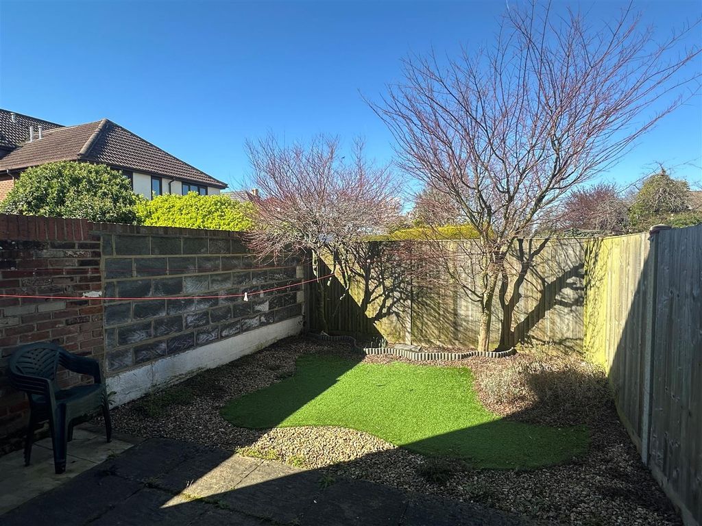 Property photo 3 of 6 Garden.Jpg