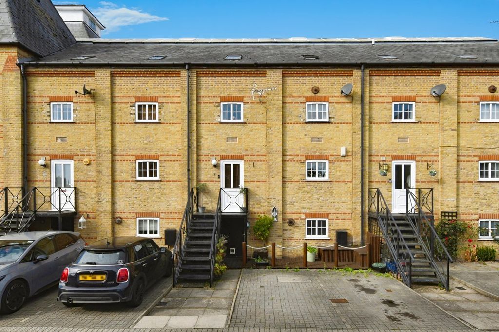 Property photo 1 of 19